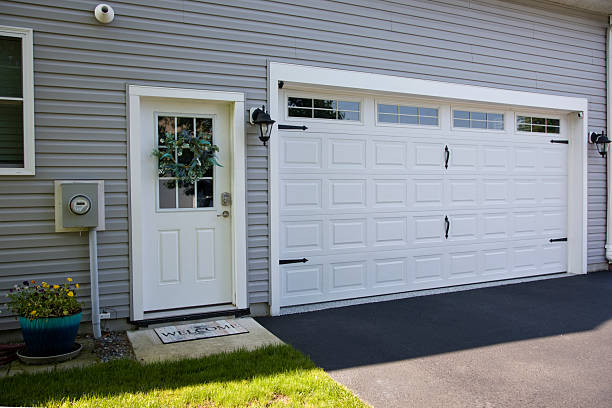 24/7 Emergency Garage Door Panel Replacement experts in Chinchilla, PA